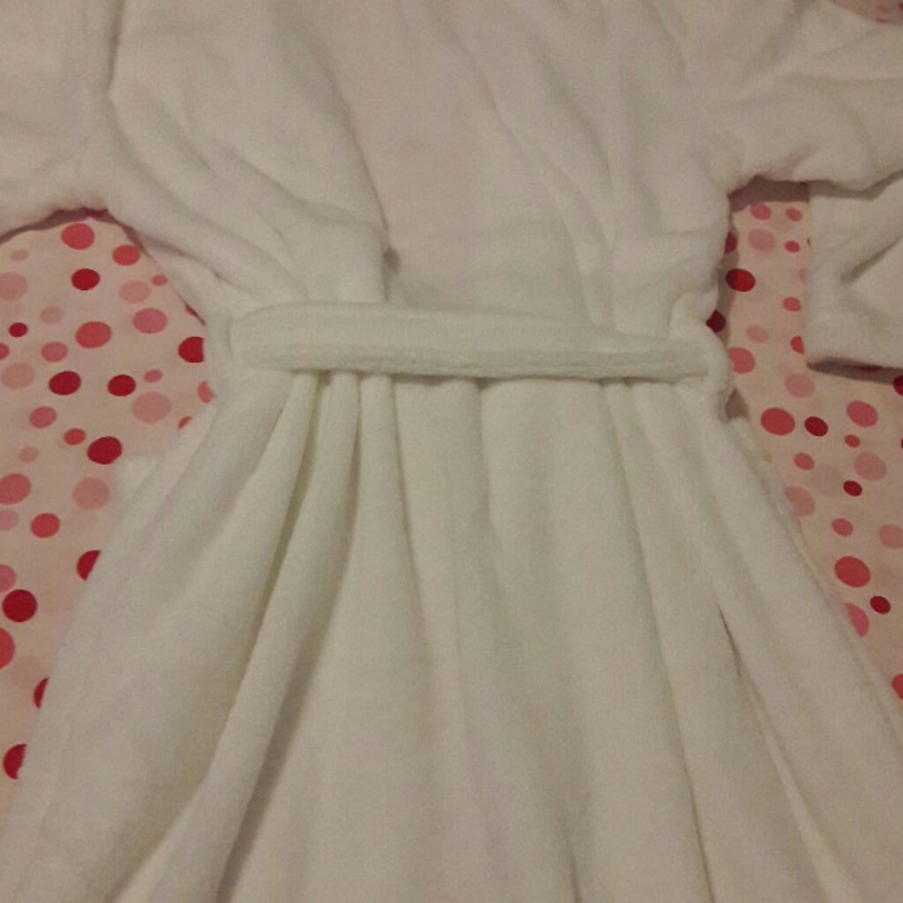 Plush Robe - Picture 2 of 3